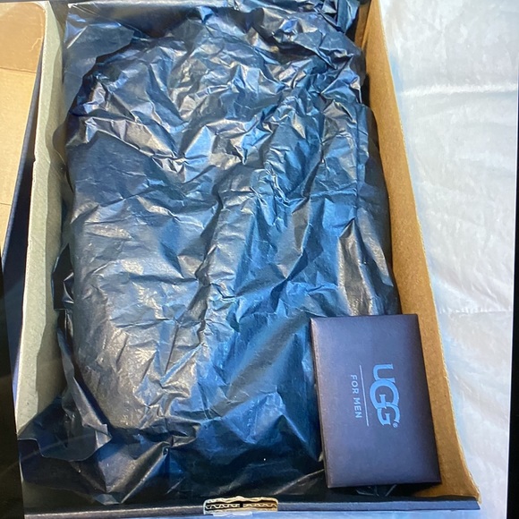 UGG Woman’s  M Neumel tan size 9 boots - Picture 4 of 9